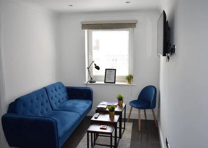 Massive Autumn Sale On Long Term Bookings At Central Brighton Apartment
